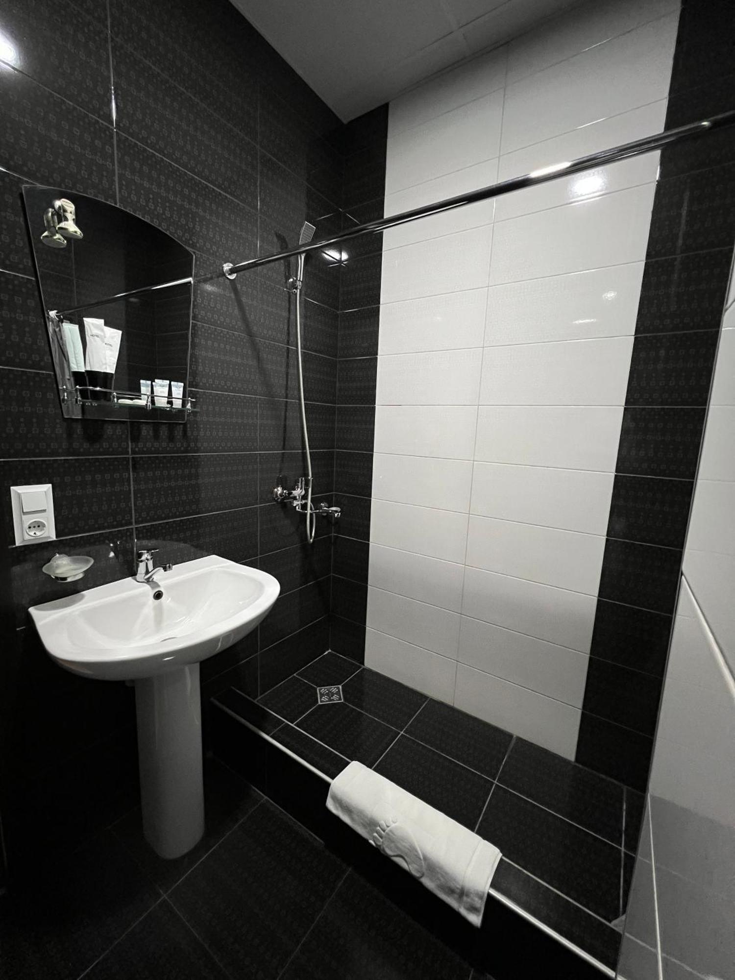 - Granada - Boutique Hotel - Tbilisi - Exterior photo